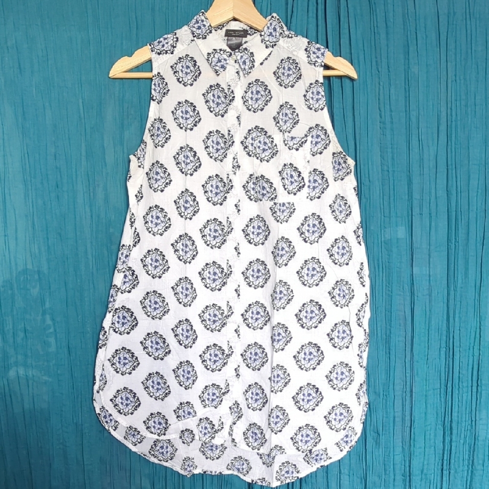 Ann Taylor White and Blue Relaxed Buttoned Blouse with Mandarin Collar